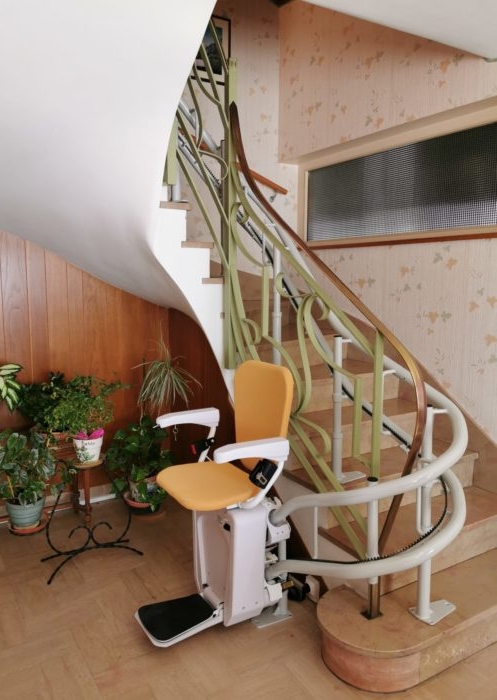 Installation d'un monte escalier par Ame Bourgogne